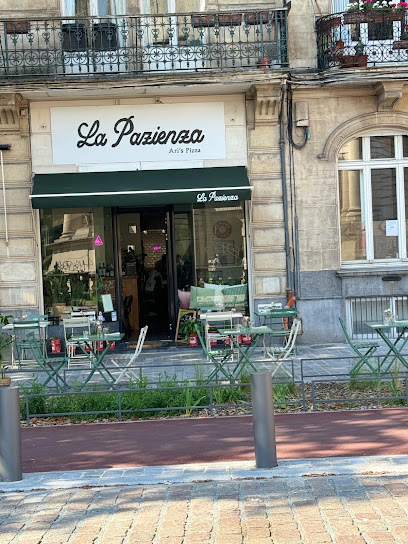 Pizza de La Pazienza à Lille