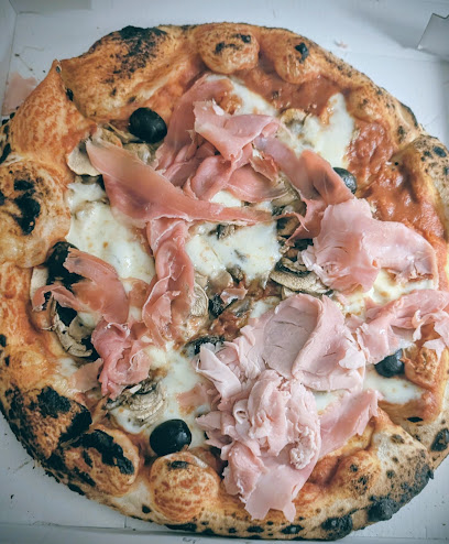 Pizza de Pizza Napolitaine au feu de bois - Autour de la Pizz’ à Pérenchies